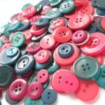 500g Wholesale Bag Of Christmas Cracker Buttons